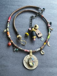 Image 2 of Kuchi Opal necklace (4)