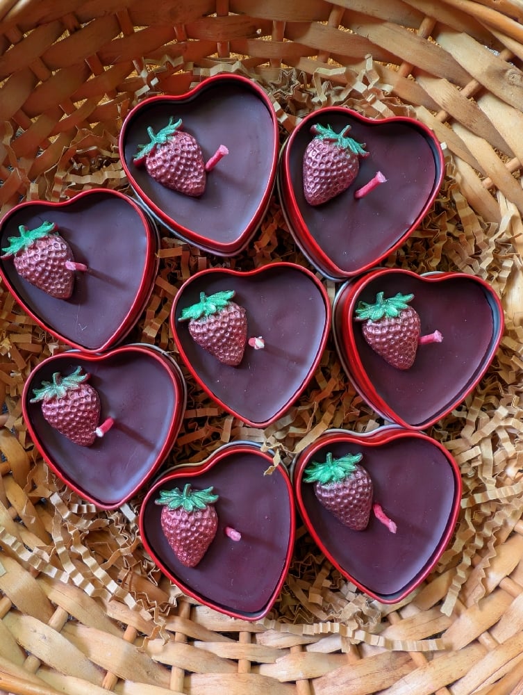 Image of Strawberry Heart Tin Tealights