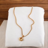 Simple knot necklace 