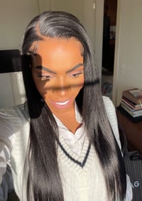 Image 8 of 24 inch YAKI STRAIGHT GLUELESS HD LACE CLOSURE WIG with LAYERS