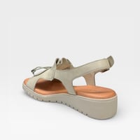 Image 6 of DJANGO & JULIETTE MALIKA ALMOND