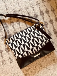 Image 5 of Black & cream triangle crossbody 