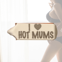 I LOVE HOT MUMS TAGS