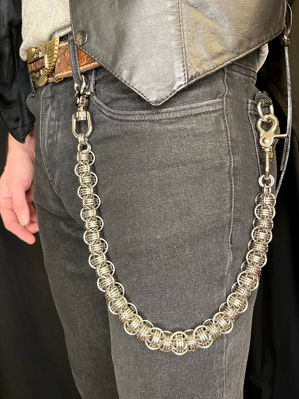Bore Worm Wallet Chain