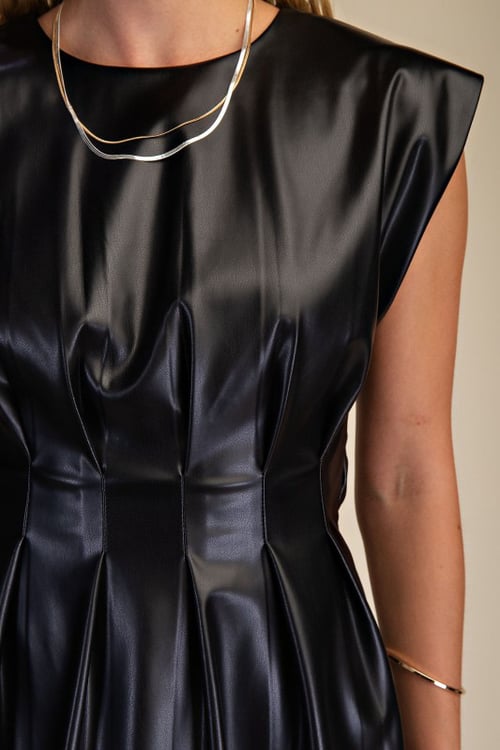 Image of Black Pleated Waist Dress