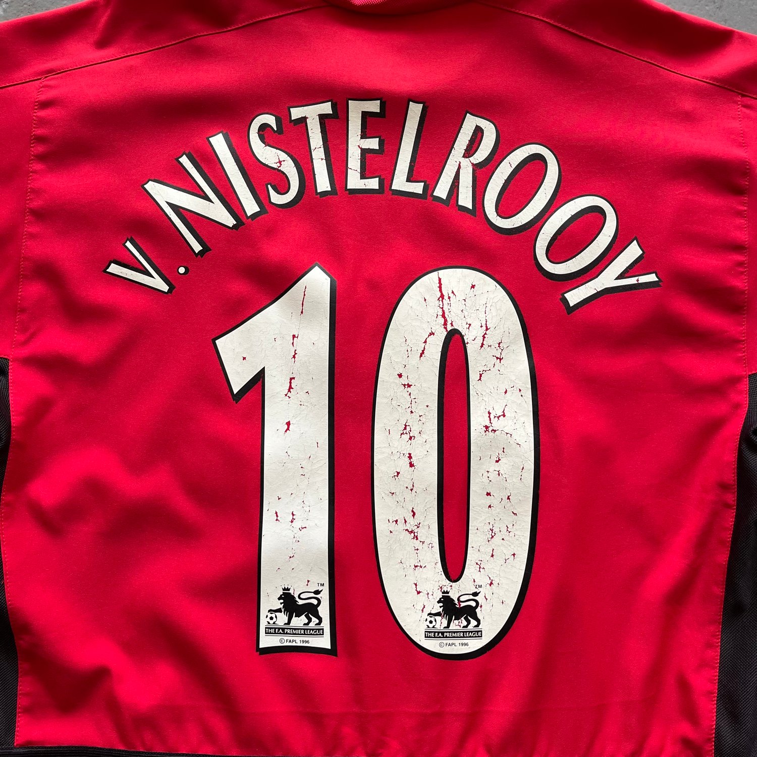 Image of 02/03 Manchester United home shirt size medium van nistelrooy 10