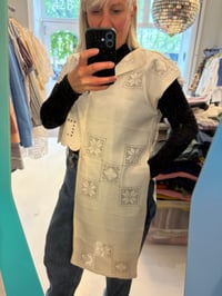 Image 3 of Daisy top, white (one size)