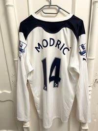 Image 7 of Tottenham Hotspur “MODRIC 14” 2010/11 Home LS Shirt + PL patches (L)