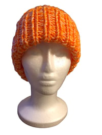 Image 2 of CHUNKY BEANIE VENUS