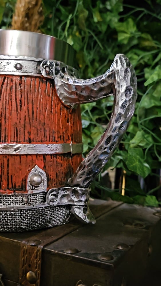 👑The Armored Kingdom Carved Battlebrew Mug