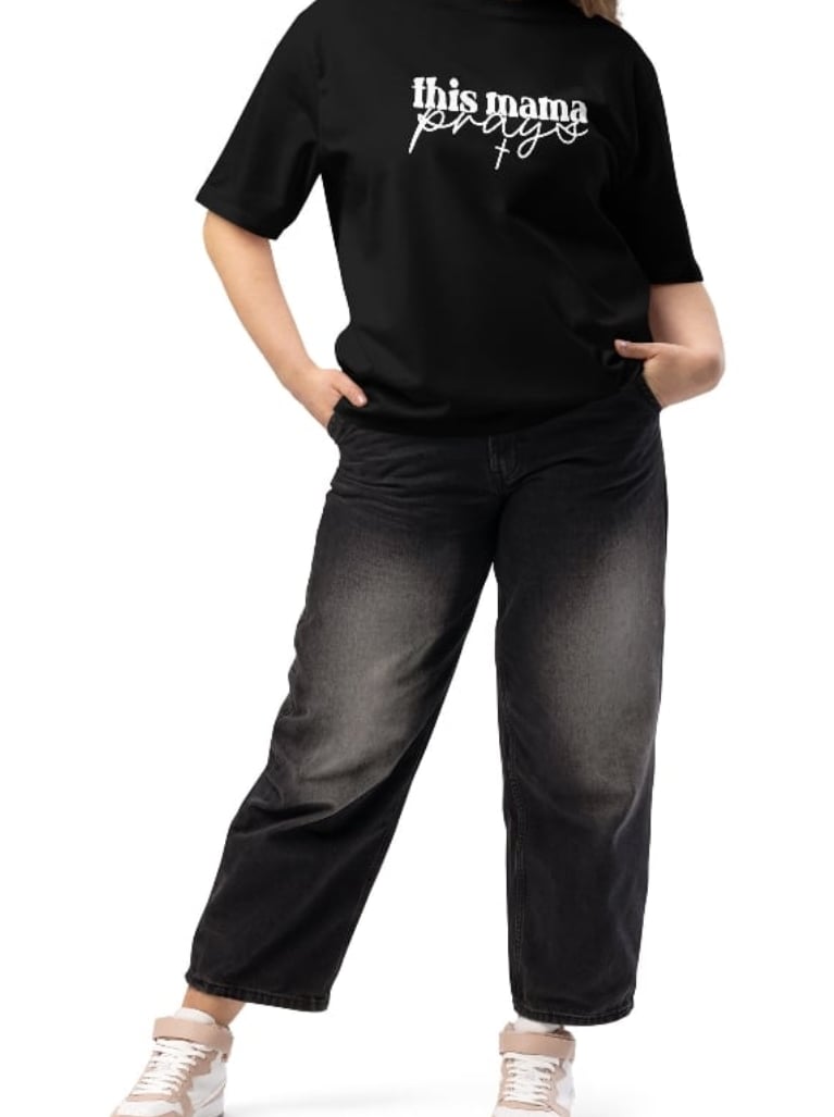 Image of This Mama Prays Oversized T-Shirt 