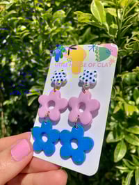 Image 4 of DAISY CHAINS - Pink/Blue
