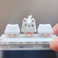 Image 4 of White Heterochromia Kitty Ceramic Keycap 2