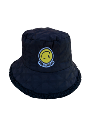 Black bucket hat 