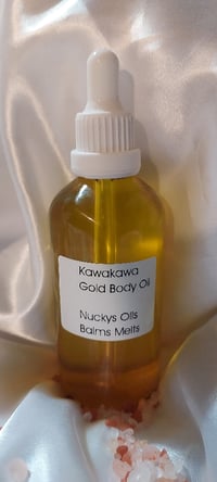 Kawakawa gold body oil