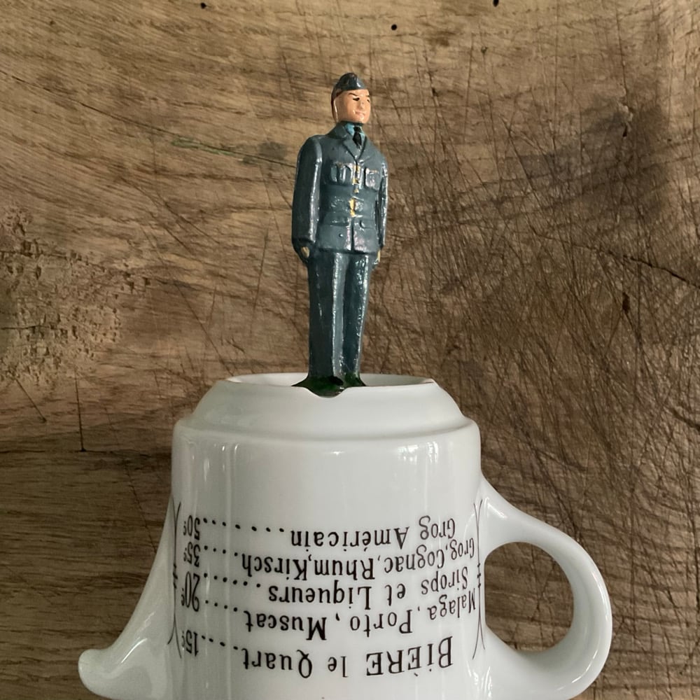 Image of Officer no.3