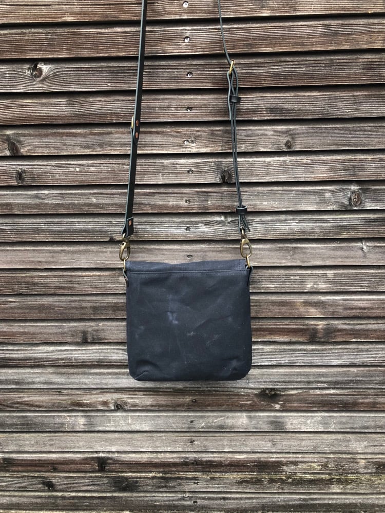 Image of Satchel in black waxed canvas day bag small messenger bag Musette COLLECTION UNISEX