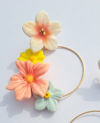 Image 2 of Églantine