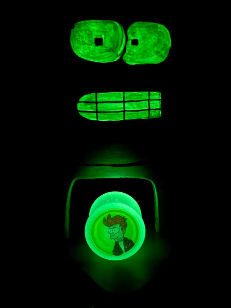 Image of Futurama Glow in the Dark Duncan Freehand One with Bender Display