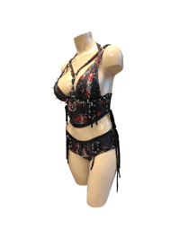 Image 3 of Red and black spike set.