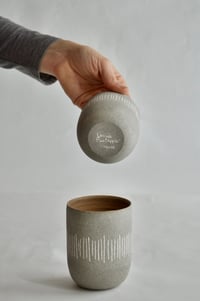 Image 4 of Speckled Grey Mug – Porcelain Inlay