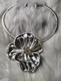 Image 2 of FLORAL DESIGN SILVER CHOKER