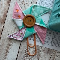 “Happy Quilts 2” Super Size Quilted Pinwheel Planner Clip