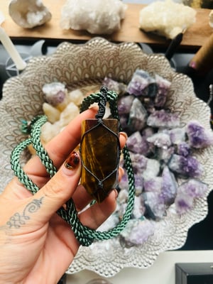 Image of Tigers eye wand necklace green 