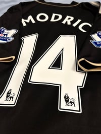 Image 10 of Tottenham Hotspur “MODRIC 14” 2008/09 Third Shirt + PL patches (L)