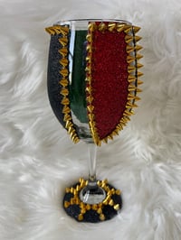 Image 2 of “Queen”