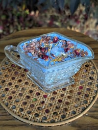 Image 1 of Pour Princess Glass 
