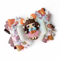 Image 1 of Gianna Bow Die Cut 402