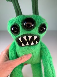 Image 2 of Medium Weighted Mean Alien