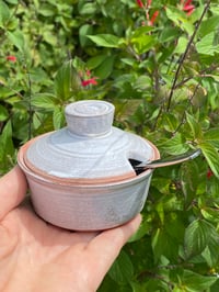 Image 3 of Seasoning lidded pot with spoon hole