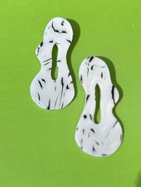 Image 2 of Raven (Click For More Colors) 