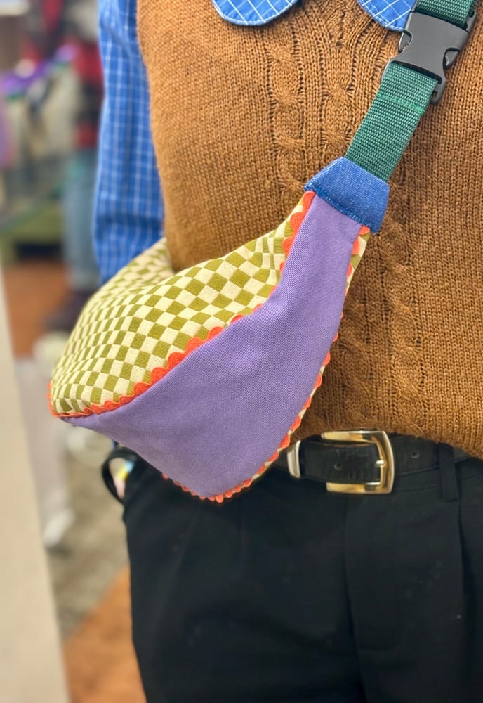 Image of Banana Bag Spring 5