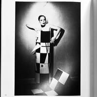 Image 4 of Manon - Identität