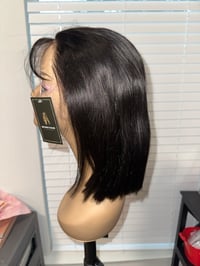 Image 2 of 12 inch HD lace bob wig