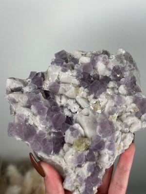 OCTAHEDRAL PURPLE FLUORITE ON CANDLE QURTZ -CHINA- E