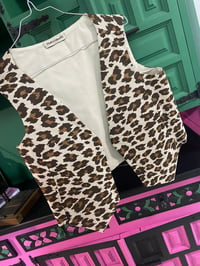 Image 1 of Chaleco feito a man!Leopardo. Talla S. 