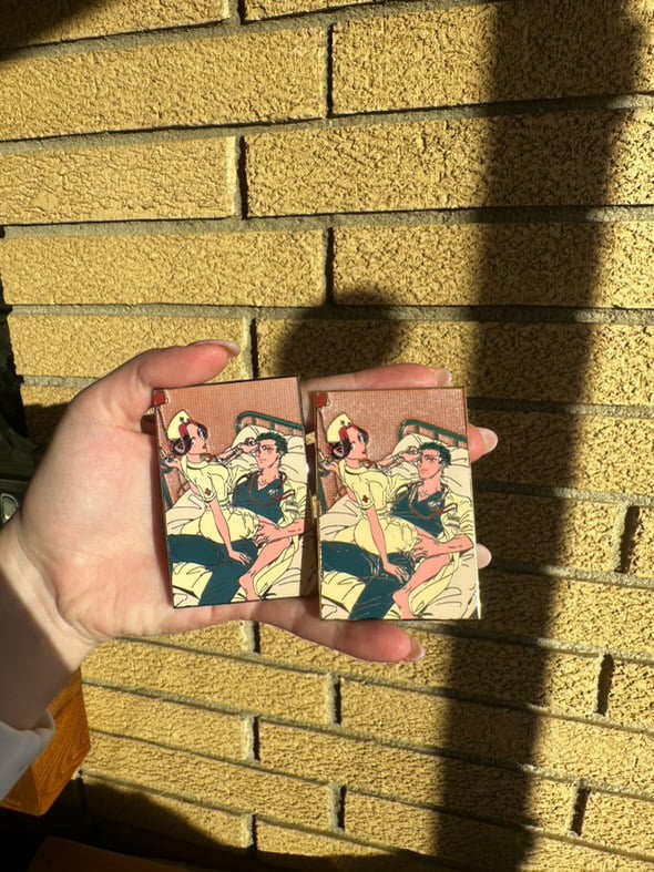 Image of yakuza finance p4p in hands