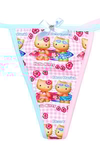 Image 3 of Tanned daniel&hellokitty beach date