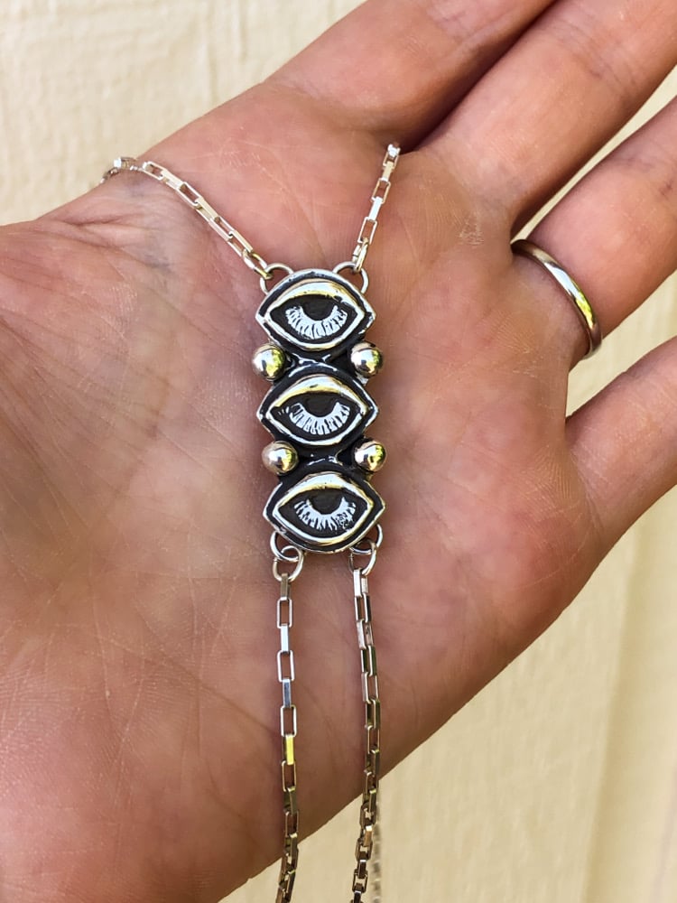 ALL SEEING NECKLACE Image 2