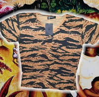 Image 2 of 💎 ViNTaGe 💎 McM ❌PHeNoMeNoN TiGeR 🐅 CaMo 🔥 V-NeCK TeE 👕