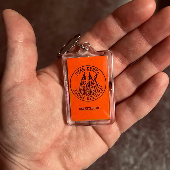 Nyckelring - Utan  kyrka (röd)