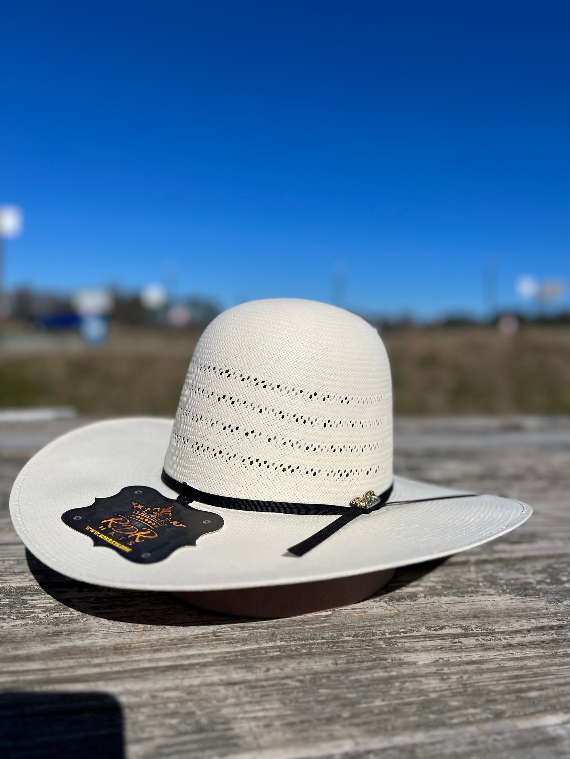 https://assets.bigcartel.com/product_images/0eb008a6-e50f-4352-bfae-9c2c7ae0ff54/rdr-30x-open-crown-straw-hat.jpg?auto=format&fit=max&w=2000