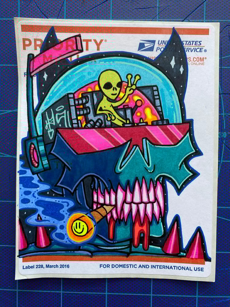 Image of ‘CHILLIN WITH THE HUMANS’ 🖖👽