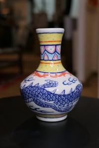 Image 2 of Vase DRAGON