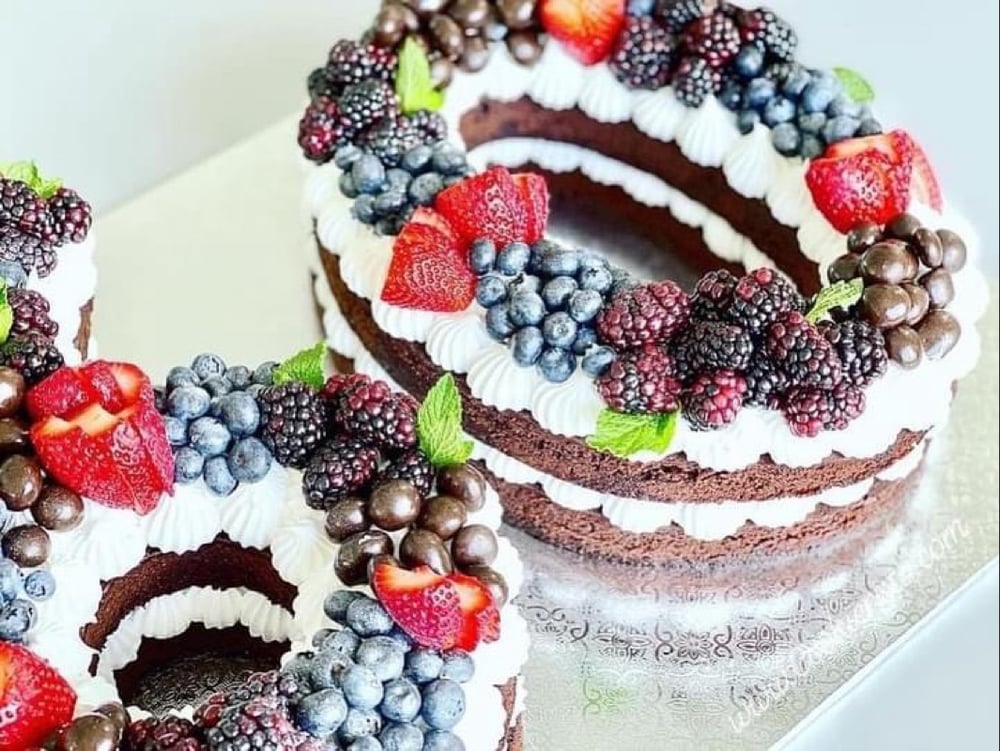 Cookie Cake: Fresh Fruits 