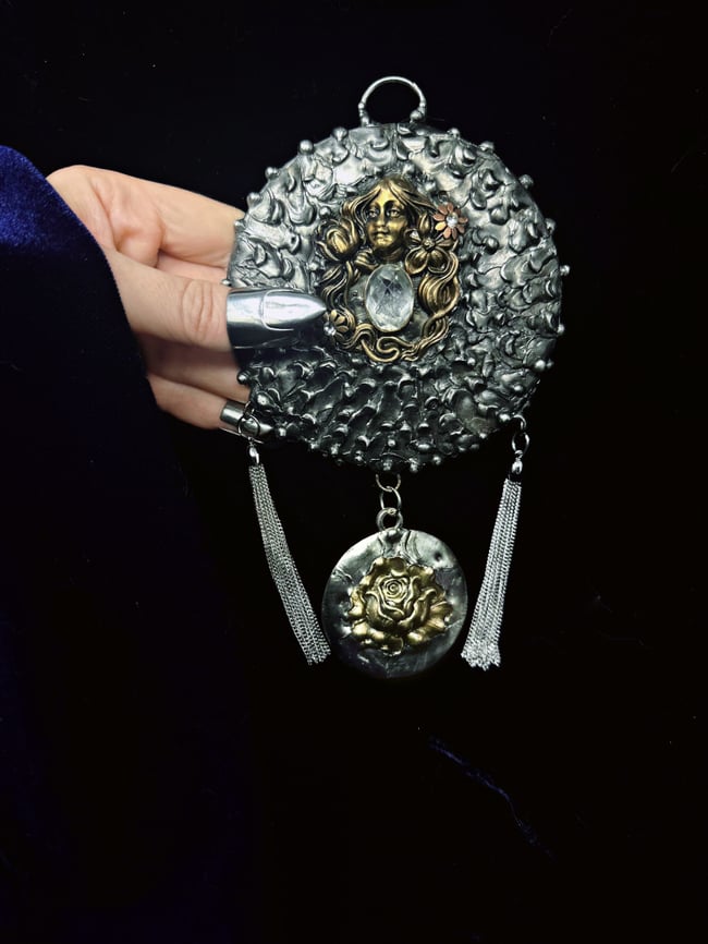 The Hedgewitch’s Altar Shield 